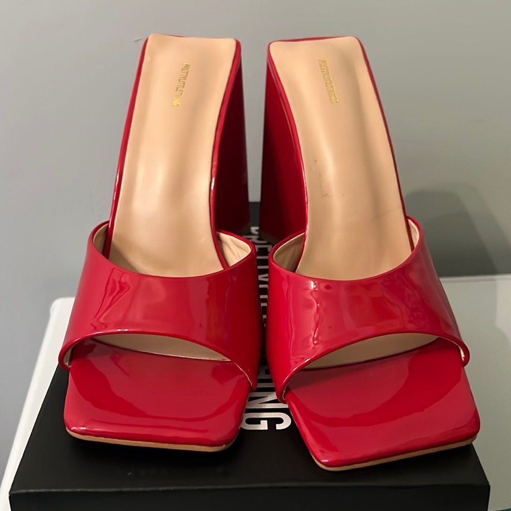 Triangle block heel